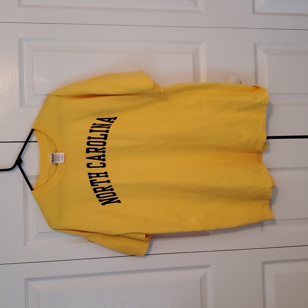 Gildan Heavy Weight 100% Cotton North Crolina Tee XL